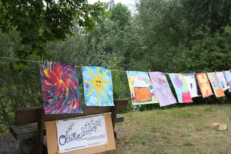Was das 33. Teichfest in Neukirchen zu bieten hat - Bereits 2023 erfreute Anette Du Mont mit „Ottilies – Kindermalstunde“ die Gäste.