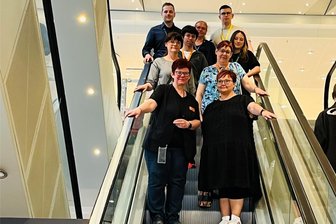 Was das Aus von Galeria Kaufhof mit den Mitarbeitern macht: "Ich bin emotional tot" - Vom Auszubildenden bis zur jahrzehntelangen Mitarbeiterin: Die Mitarbeitenden von Galeria Kaufhof wissen nun, dass es für sie in der Chemnitzer Filiale nicht weitergeht.