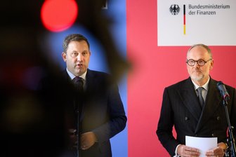 Was der Beirat zum Milliarden-Investitionspaket empfiehlt - IIB-Vorsitzender Christ (r.): Deutschland muss mehr für seine wirtschaftliche Resilienz tun. (Archivbild)