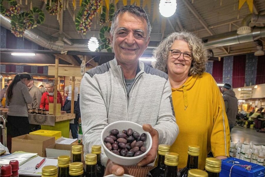 Was der Europäische Bauernmarkt in Plauen in diesem Jahr Neues zu bieten hat - Olivenöl und Oliven sowie viele andere Spezialitäten von der Insel Kreta soll es auch diesmal beim Bauernmarkt geben.