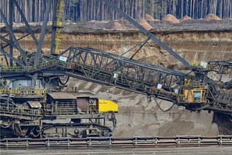 Was der Stopp des Tagebaus Jänschwalde für die Stromversorgung bedeutet - Noch frisst sich der Schaufelradbagger durch den Tagebau Jänschwalde. Doch ab 15. Mai muss er wohl stillstehen.