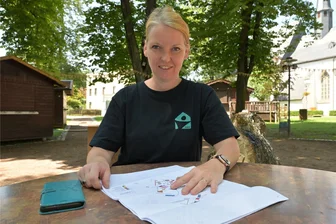 Was die Besucher beim Stollberger Altstadtfest erwartet - Letzte Vorbereitungen fürs Altstadtfest laufen – im Bild Stollbergs Marktmeisterin Bärbel Raatz.