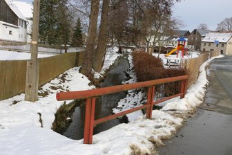 Was die Brückenüberprüfung in der Vogtland-Gemeinde Rosenbach ergeben hat - Die Brücke in Unterpirk.