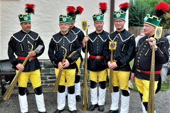 Was die Russischen Hörner mit der Kirche Falkenau zu tun haben - Das Erzgebirgsensemble Aue präsentiert die Russischen Hörner.