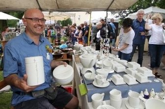 Was diesmal zum Töpfermarkt anders laufen soll - Porzellangestalter Jürgen Havekost gehörte im Juni 2019 in Waldenburg zu den Töpfermarkt-Teilnehmern.