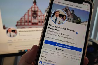 Was ein Foto des Plauener Altmarktes über Michael Kretschmers Alltag erzählt - Ein Foto des Plauener Rathauses schmückt den Facebook-Auftritt des sächsischen Ministerpräsidenten Michael Kretschmer.