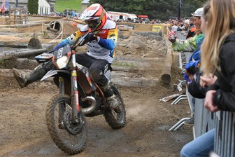 Was einen Biathlon-Olympiasieger am Enduro in Lichtenberg fasziniert - Meisterte in Lichtenberg erneut alle Hindernisse: Ex-Weltklasse-Biathlet Michael Rösch.