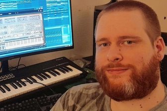 Was Erlbach mit Niederlande verbindet - Robbert van Bruggen in seinem Home-Studio in den Niederlanden.