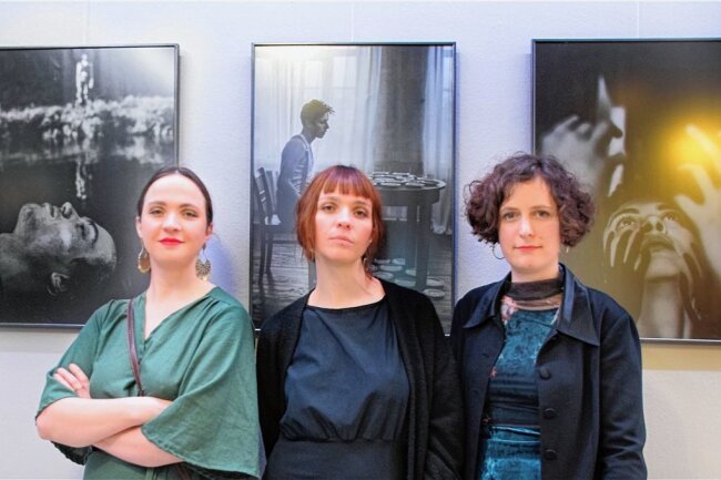 Was es mit einer großen Liebe dreier junger Frauen im Vogtland auf sich hat - Kristin Lehmann, Katrin Limmer und Rebecca Schöler (von links) sind das Künstlerkollektiv Eusepia.