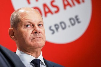 Was für ein Kanzler wäre Olaf Scholz? - In den Tagen nach der Wahl blieb er weitgehend im Hintergrund. Doch sein Ziel, die Verhandlungen mit Grünen und FDP zum Erfolg zu führen, hat er fest im Blick. Scholz nimmt Kurs auf das Kanzleramt.