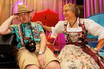 Was folgt auf Ausbuzeln? Das nächste Erzgebirgswort wird gekürt - Mit dem Ausbuzeln ist es für Robby Schubert aus Gelenau erst einmal vorbei. Das Erzgebirgswort des vergangenen Jahres bekommt am Sonntag einen Nachfolger. Und dabei darf der Mundartsprecher aus Gelenau natürlich nicht fehlen an der Seite von Carmen Krüger.