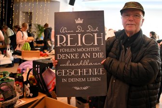 Was für die Vogtländer beim Verschenke-Markt in Lengenfeld zu holen war: „Alle gehen glücklich raus“ - „Dietrich von Plauen“ fand zwar nicht, was er suchte, wurde aber fündig. Er hatte vom Verschenkemarkt in der „Freien Presse“ gelesen.