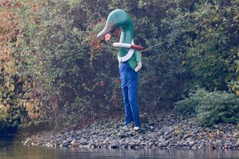 Was hat es mit dem Entenmann am Chemnitzer Schloßteich auf sich? - Auf der Enteninsel im Schloßteich steht seit einigen Wochen ein Entenmann als Skulptur.