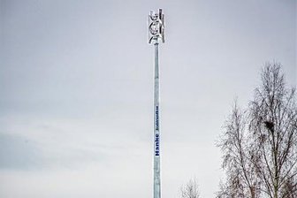 Was ist das für ein Mast in Flöha? - Die neue Sirenenanlage Am Mörbitzbach in Flöha-Plaue wurde an einem etwa 16 Meter hohen Stahlmast montiert. 