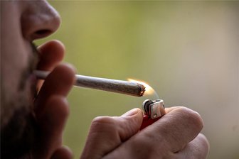 Was junge Erzgebirger über die Legalisierung von Cannabis denken - Cannabis zu Hause oder gemeinschaftlich in speziellen Clubs anbauen oder ganz legal einen Joint rauchen – das soll mit dem Gesetz zur Cannabis-Legalisierung möglich werden.