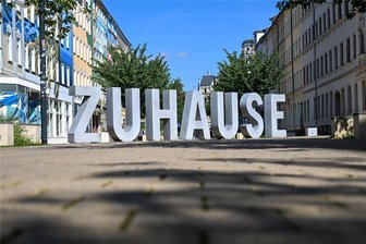 Was Kinderaugen bei einer Haussanierung in Chemnitz entdecken: Die „Bruchstücke“ am Brühl 71 - Seit 2020 wird auf dem Brühl ein Haus für ein besonderes Wohnprojekt saniert.