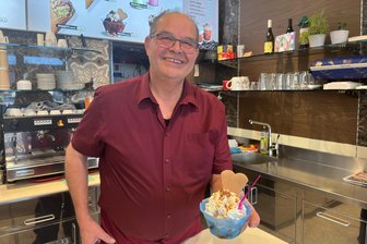 Was kosten Kugel, Streusel, Sahne? Der Eisdielen-Vergleich im Chemnitzer Umland - Giancarlo Fosearo, Inhaber von Gelato Italiano, freut sich auf diese Saison.