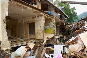 Was kostet eine Hochwasser-Versicherung? - Das hätten die Bewohner dieses Hauses an der kleinen Ahr nie für möglich gehalten: Totalschaden.