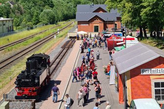 Was machen wir am Wochenende? Ausgehtipps für Westsachsen - Auf dem Denkmalgleis in Wilkau-Haßlau finden Schaufahrten mit einer Dampflok der IG Preßnitztalbahn statt.