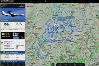 Was macht ein Awacs-Aufklärer am Himmel über Südwestsachsen? - Schleifen über Südwestsachsen: Flugbewegungen einer Nato-Maschine am Dienstag, aufgezeichnet auf der Webseite Flightradar24.