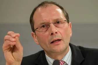Was machte der Polizist im Kreis der Freitaler Terrorverdächtigen? - Sachsens Innenminister Markus Ulbig (CDU)