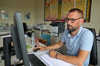 Was plant der neue Kultur- und Veranstaltungsmanager in Hohenstein-Ernstthal? - Ingo Schelter ist der neue Mann im Kultur- und Veranstaltungsmanagement der Stadt Hohenstein-Ernstthal. Ehe er allerdings große Töne spuckt, will er lieber erstmal „liefern lernen“.