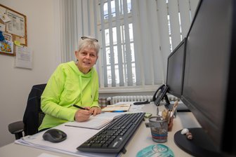 Was Plauens Ausländerbeauftragte über Probleme mit Migrantenkindern an Schulen der Stadt zu berichten hat - Heidi Seeling ist die Behinderten- und Ausländerbeauftragte im Plauener Rathaus.