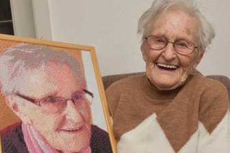 Was schenkt man einer 100-Jährigen? - Margot Lang hat in Cranzahl ihren 100. Geburtstag gefeiert.