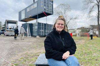 Was schwebt denn da in Burgstädt ein? - Projektleiterin Jasmin Schauer ist gespannt, was junge Leute in Burgstädt in dem „Wanderspace“ auf die Beine stellen.