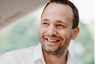 Was tun gegen den Winterspeck? – Prominenter Gast im Erzgebirge verrät sein Rezept - Mario D. Richardt verrät sein Geheimrezept zum Abnehmen und gesünder leben im Ratskeller Schwarzenberg.