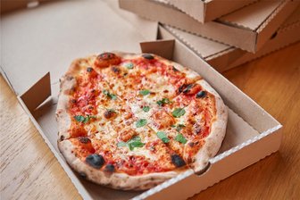 Was ungebetene Gäste aus einer Plauener Pizzeria mitnahmen - In einer Pizzeria im Plauener Ortsteil Haselbrunn stahlen Einbrecher auch Lebensmittel.