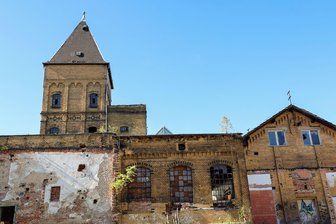 Was wird aus dem Glauchauer Schlachthof? - Die gelben Klinkerfassaden sind typisch für den Schlachthof in Glauchau.