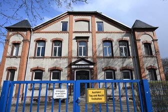 Was wird aus der Vater-Jahn-Turnhalle in Burgstädt? - Die Vater-Jahn-Turnhalle in Burgstädt: ein imposanter Bau mit morbidem Charme. Wie lange sie noch genutzt werden kann, ist offen.