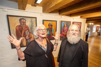 Was zwei Weltenbummler aus dem Vogtland bei ihrer Rückkehr nach Plauen im Gepäck haben - Regina und Johannes Zepnick schwärmen von ihren Reisen - oft in Worten, meist aber auf ihren Bildern von Menschen.