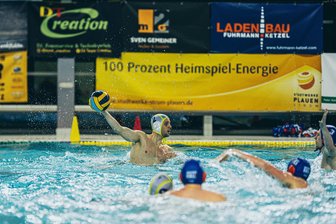 Wasserball, Bundesliga: Fehlerquote kostet SVV Plauen Sieg gegen SV Würzburg 05 - Am Ball: Plauens Abwehrchef Alpar Soltesz.