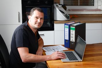 Wasserpreis-Schock in Zwickau: Vermieter ist verzweifelt - Sascha Grieshammer hat wenig Verständnis für die neuen Grundpreise der Wasserwerke Zwickau.