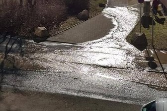 Wasserrohrbruch: Eckersbacher erwischt es gleich zweimal - Bewohner der Eckersbacher Höhe sind am Donnerstag und Freitag von zwei aufeinanderfolgenden Wasserrohrbrüchen erwischt worden.