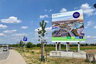 Wasserstoff-Forschungszentrum Chemnitz: Finanzierung gesichert - Demnächst könnten hinter diesem Schild auf dem Technologiecampus die Bagger kreisen.