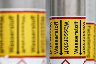 Wasserstoffnetz – lässt der Bund ganze Regionen im Stich? - Leitungen für flüssigen Wasserstoff.