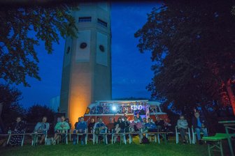 Wasserturm in Auerbacher Ortsteil wird zur Filmkulisse - und lockt mit einer Überraschung - Das Kino am Wasserturm ist mittlerweile eine feste Einrichtung geworden.