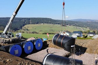 Wasserwerke stehen unter starkem Kostendruck - Eine große Investition des Zweckverbands Wasserwerke Westerzgebirge war 2022 der Bau des neuen Hochbehälters Segen Gottes in Breitenbrunn. Etwas Ähnliches wird 2023 in Sosa vorbereitet und 2024 gebaut.