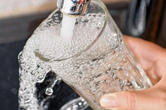 Wasserwerke Zwickau erhöhen zum 1. Januar die Preise - Nicht nur Trinkwasser kostet künftig mehr, sondern auch die Verarbeitung von Schmutzwasser.