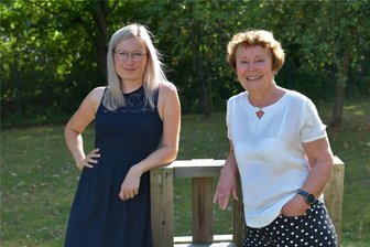 Wechsel in der Chefetage: Finanzchefin Irene Tempel übergibt das Ruder bei der Diakonie Freiberg an ihre Nachfolgerin - Finanzvorständin Irene Tempel (r.) geht demnächst in den Ruhestand und übergibt ihren Posten bei der Diakonie Freiberg dann an Josefin Trommler.