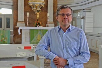 Wechsel von Frank Nötzold sorgt für weitere Vakanz - 2011 hat Frank Nötzold sein mt als Pfarrer der Kirchgemeinde Ernstthal-Wüstenbrand übernommen. Die letzten Jahre waren von Kirchengebietsreform, verschiedenen Baumaßnahmen und Corona geprägt.