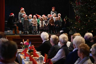 Wechselburg verspricht unvergesslichen Adventsnachmittag für Senioren - In Wechselburg verwandelt sich das Schützenhaus am 27. November in einen festlichen Veranstaltungsort.