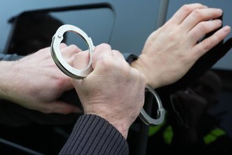 Wechselburg: Versuchter Raub an Kind – Tatverdächtige gestellt - Nach einem versuchten Raub in Wechselburg stellte die Polizei drei Verdächtige.
