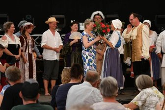 Wechselburger feiern mit Theaterspiel und historischen Attraktionen - 