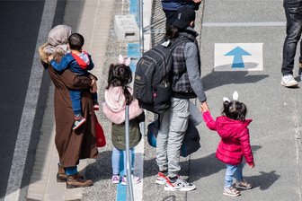 "Weckruf zur Migration": Was Bürgermeister und Landräte aus Sachsen fordern - Die Kommunen stoßen nach der Ankunft von Flüchtlingen bei deren Unterbringung an Grenzen.