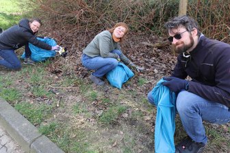Weg mit dem Müll: Freiberg macht Frühjahrsputz - Claudia Kallmeier, Kathleen Busch und Johannes Brink beim Frühjahrsputz in Freiberg.