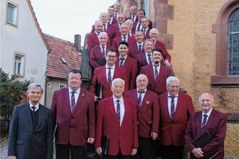 Wegefarth: Männerchor Oberschöna gibt Benefizkonzert - Der Männerchor Oberschöna unter Leitung von Wolfgang Eger (l.) tritt am Samstag in der Kirche Wegefarth auf. 